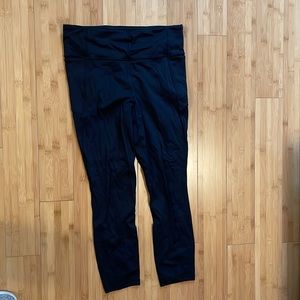 Lululemon running crop luxtreme with side pockets black size 8